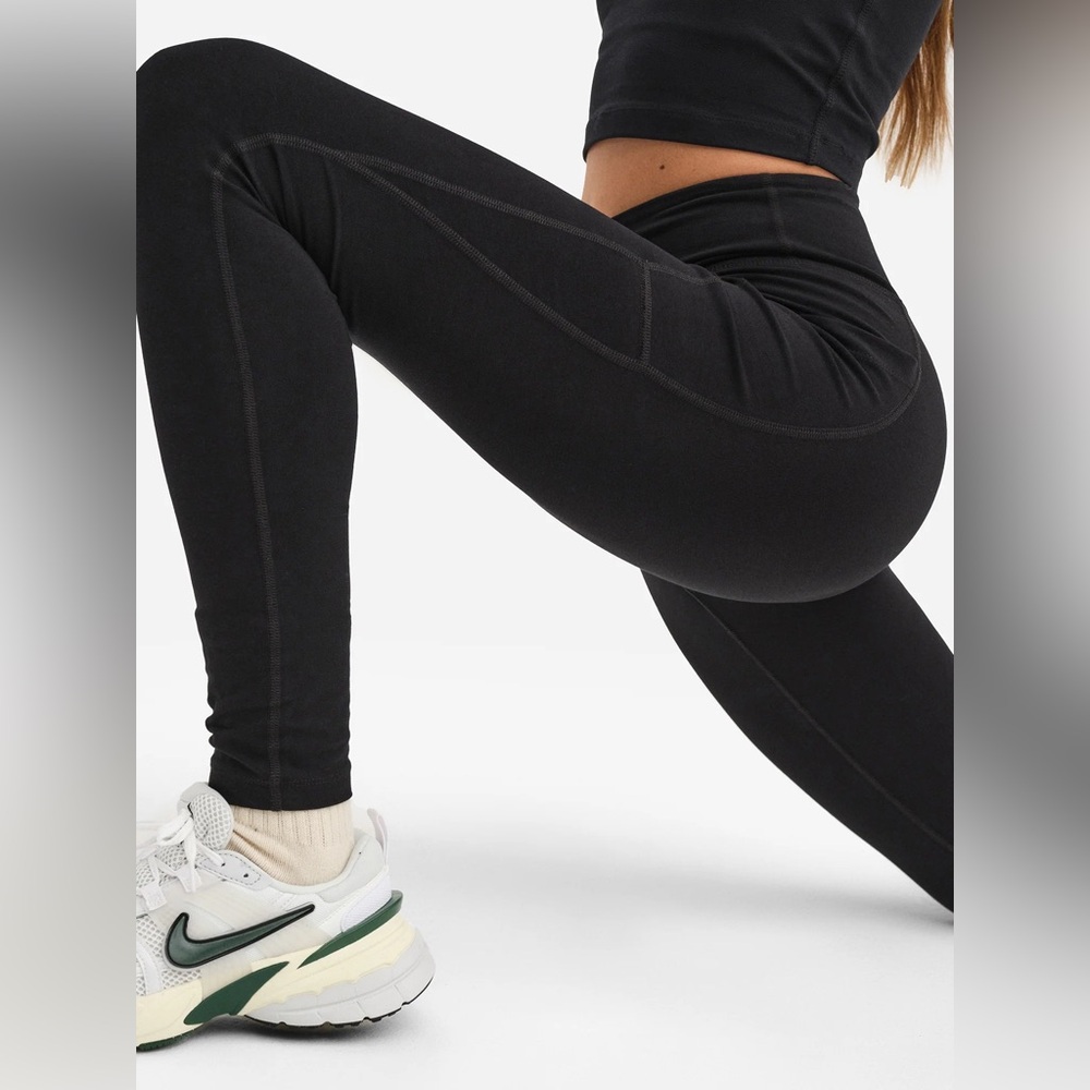 High-Waist Black Seam Detail Leggings